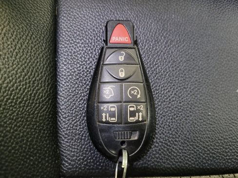 Used 2018 Dodge Grand Caravan GT FWD image 32
