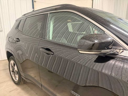 Used 2019 Jeep Compass Limited AWD/4WD image 11