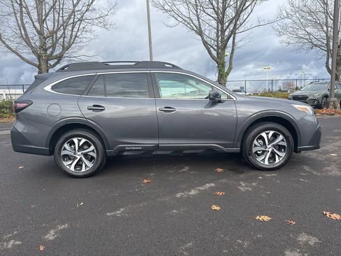 Used 2022 Subaru Outback Limited image 8