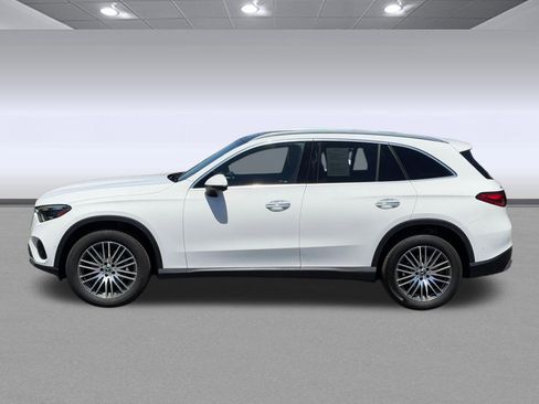 Used 2023 Mercedes-Benz GLC 300 4MATIC image 2