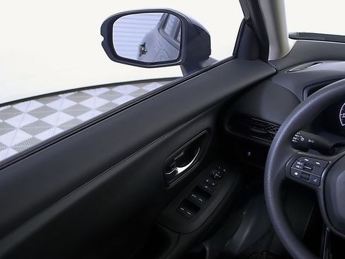 New 2026 Honda HR-V LX image 18