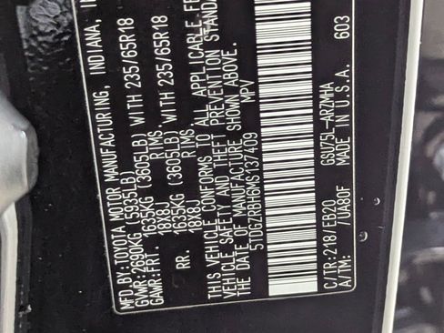 Used 2021 Toyota Highlander XLE image 20