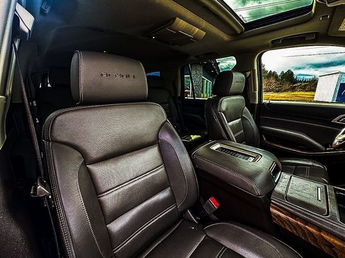 Used 2020 GMC Yukon Denali w/ Denali Ultimate Package AWD/4WD image 23