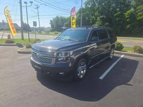 Used 2017 Chevrolet Suburban LT w/ LT Signature Package AWD/4WD image 1