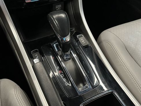 Used 2017 Honda Accord EX-L image 16