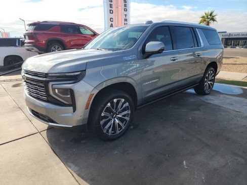 New 2026 Chevrolet Suburban High Country image 8