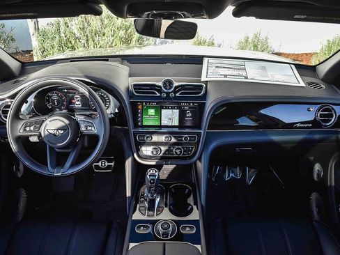 New 2025 Bentley Bentayga Extended Wheelbase image 4