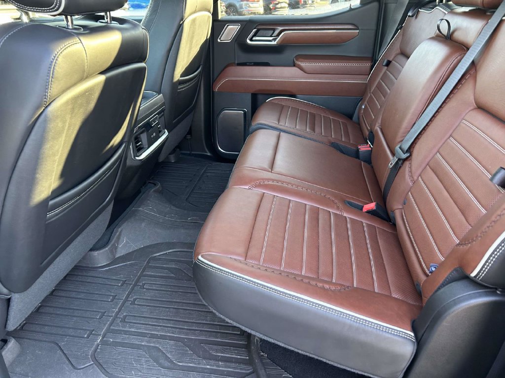 Used 2024 GMC Sierra 1500 Denali Ultimate AWD/4WD image 12