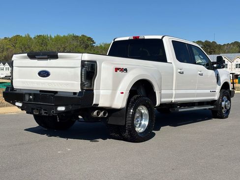 Used 2019 Ford F350 Lariat w/ Lariat Value Package image 3