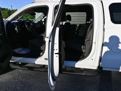 Used 2018 GMC Sierra 2500 SLT w/ All Terrain HD Package AWD/4WD image 17