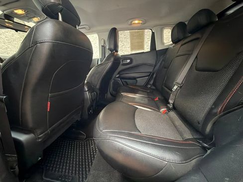 Used 2019 Jeep Compass Trailhawk AWD/4WD image 14
