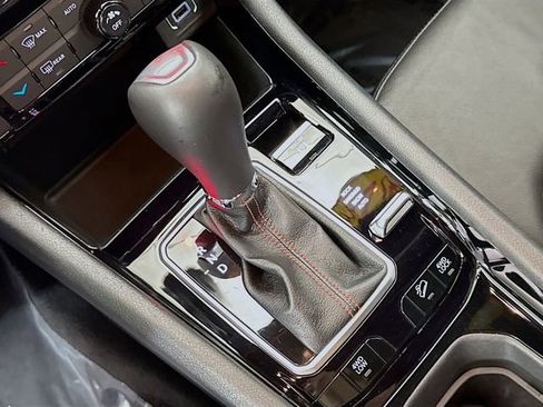 Used 2024 Jeep Compass Trailhawk image 16