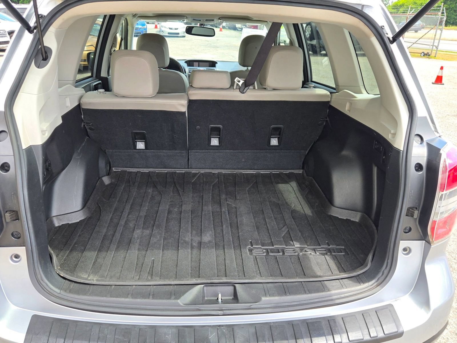 Used 2015 Subaru Forester 2.5i Touring AWD/4WD image 11