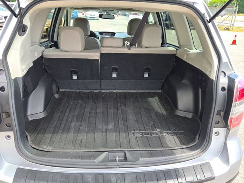 Used 2015 Subaru Forester 2.5i Touring AWD/4WD image 11