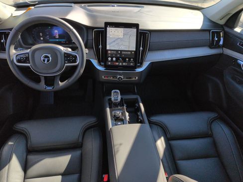 Used 2025 Volvo XC90 B5 Ultra w/ Protection Package Premier image 29