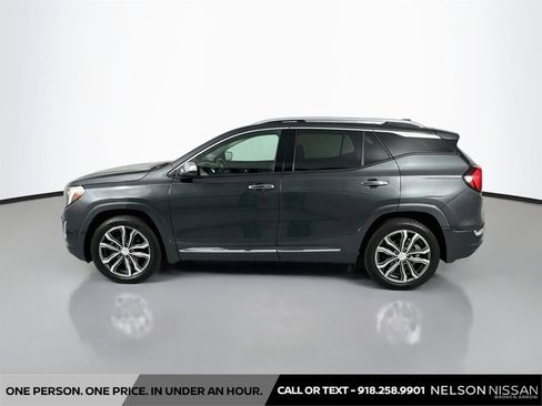 Used 2020 GMC Terrain Denali w/ Denali Premium Package AWD/4WD image 8