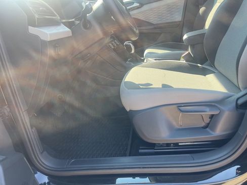 Used 2024 Volkswagen Taos S image 7