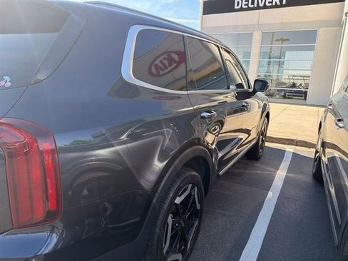 Used 2025 Kia Telluride S image 5