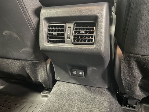 Used 2025 Toyota Camry SE image 25