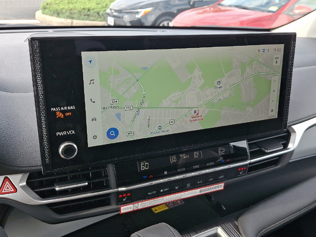 Used 2026 Toyota Sienna XLE FWD image 22