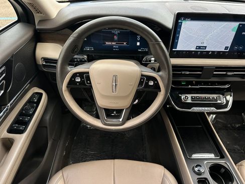 Used 2023 Lincoln Corsair Reserve w/ Equipment Group 201A image 16