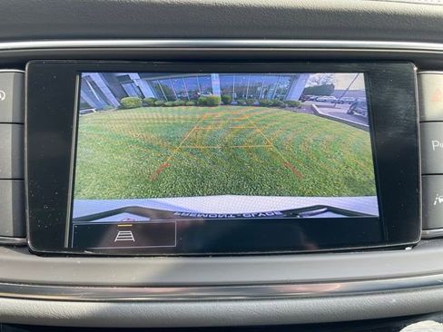 Used 2023 Buick Enclave Essence FWD image 20