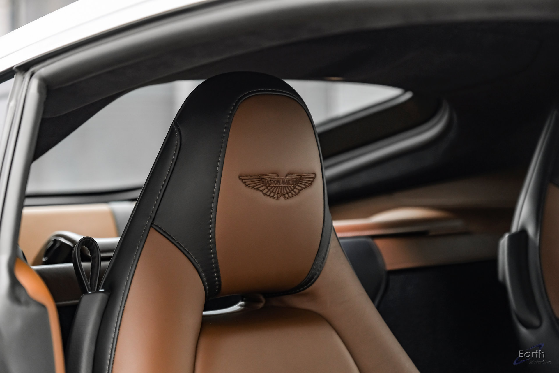 Used 2020 Aston Martin V8 Vantage Coupe RWD image 47