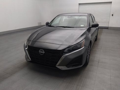 Used 2025 Nissan Altima 2.5 SV FWD image 15