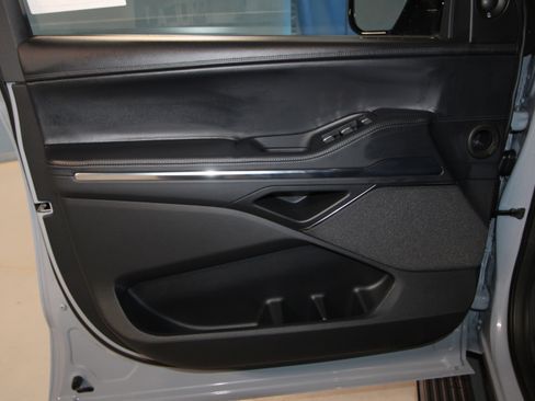 New 2026 Lincoln Navigator Reserve AWD/4WD image 4