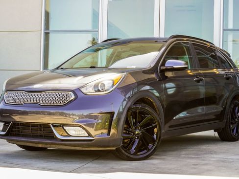 Used 2018 Kia Niro EX w/ EX Touring Graphite Edition FWD image 1