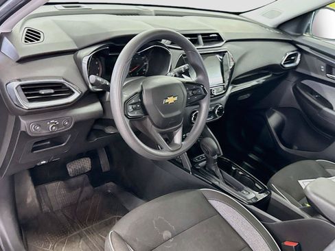 Used 2023 Chevrolet TrailBlazer LT w/ Convenience Package AWD/4WD image 7