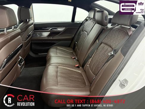 Used 2021 BMW 750i xDrive w/ Luxury Rear Seating Package image 28