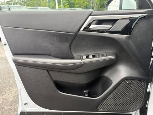 Used 2025 Mitsubishi Outlander SE FWD image 10