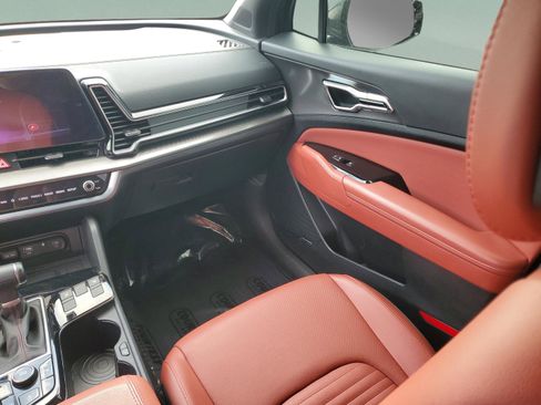 Certified 2024 Kia Sportage SX image 15