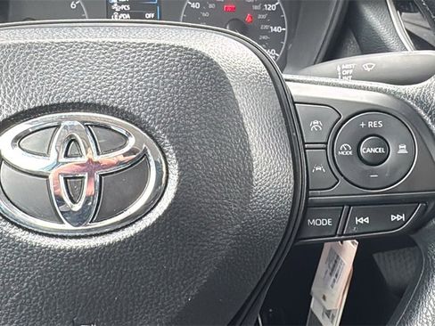 Certified 2025 Toyota Corolla LE image 28