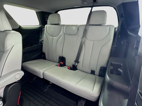 Used 2024 Hyundai Palisade SEL w/ Premium Package FWD image 30