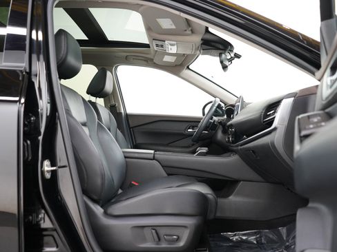 Used 2023 Nissan Rogue SL AWD/4WD image 12