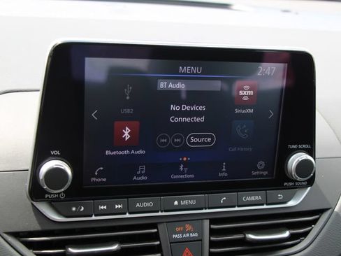 Used 2025 Nissan Altima 2.5 S FWD image 19