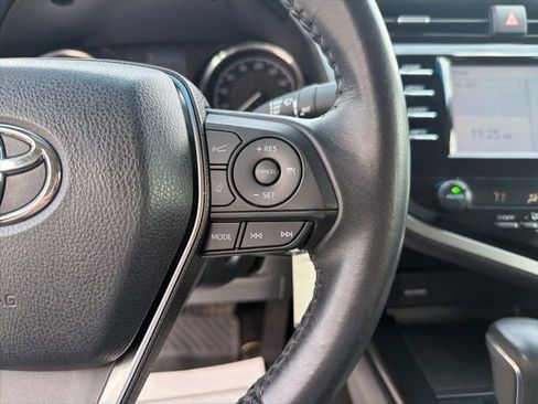 Used 2018 Toyota Camry SE image 21