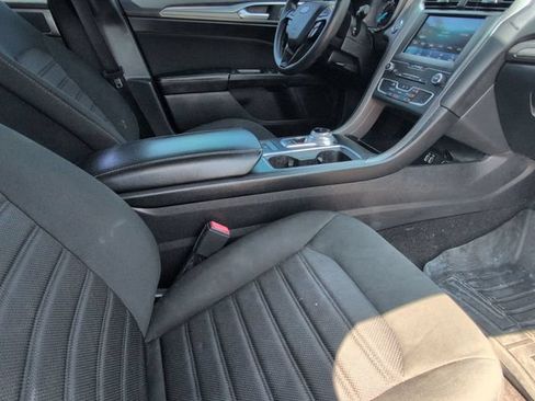 Used 2020 Ford Fusion SE FWD image 18