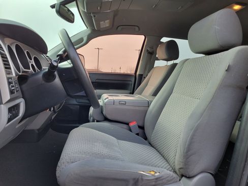 Used 2013 Toyota Tundra 4x4 CrewMax image 17