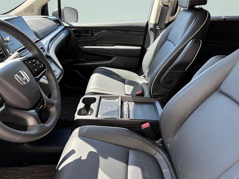 Certified 2026 Honda Odyssey Touring image 17