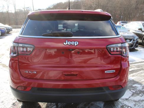 Used 2021 Jeep Compass Latitude image 9