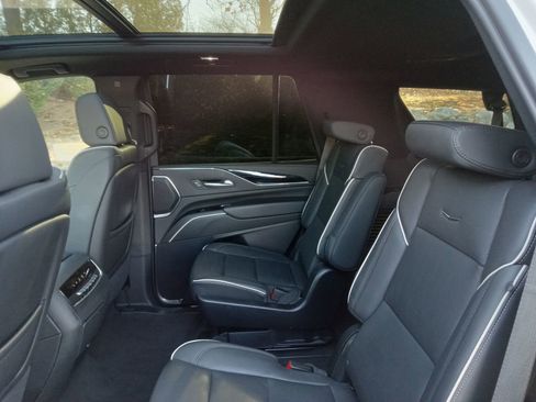 Certified 2024 Cadillac Escalade Sport image 24