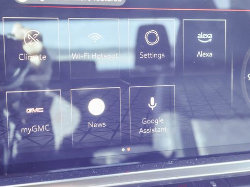 Certified 2025 GMC Sierra 1500 SLT image 5