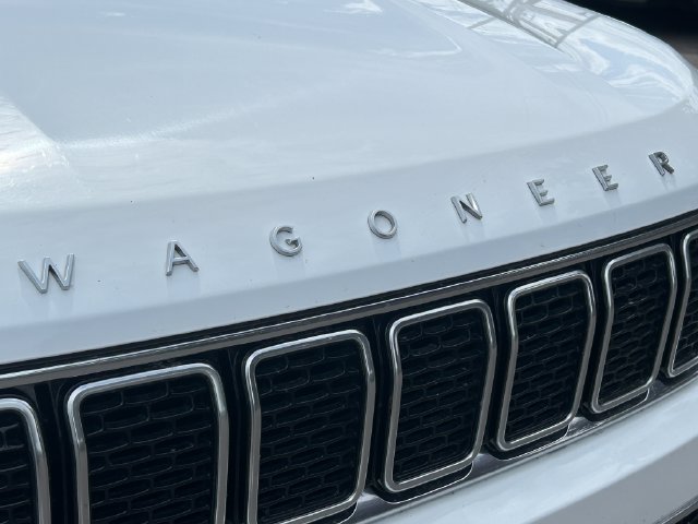 Used 2024 Jeep Wagoneer Series III AWD/4WD image 11