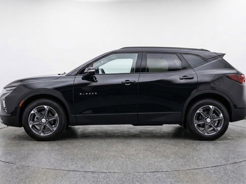 Used 2025 Chevrolet Blazer LT FWD image 5