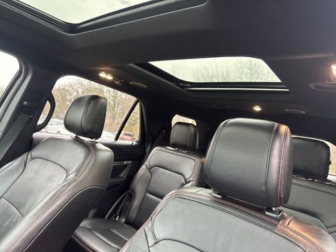 Used 2018 Ford Explorer Sport w/ Equipment Group 401A image 14