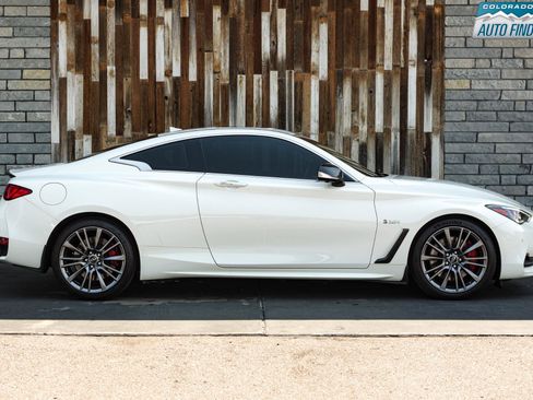 Used 2017 INFINITI Q60 Red Sport 400 AWD/4WD image 8