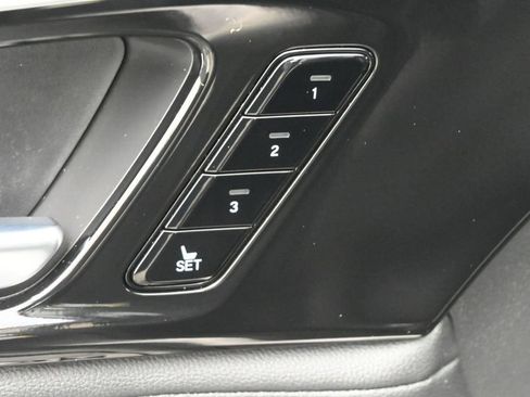 Used 2023 Acura MDX SH-AWD image 5
